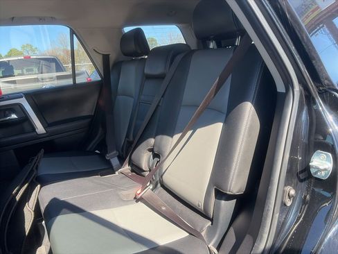 Used 2018 Toyota 4Runner SR5 Premium image 10