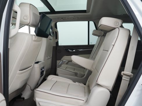 Used 2021 GMC Yukon Denali w/ Denali Ultimate Package AWD/4WD image 16