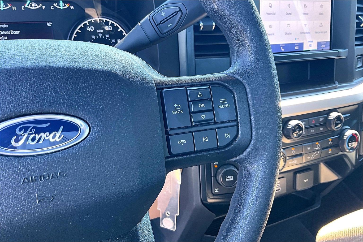 Used 2025 Ford F350 XLT w/ 360-Degree Camera Package AWD/4WD image 11