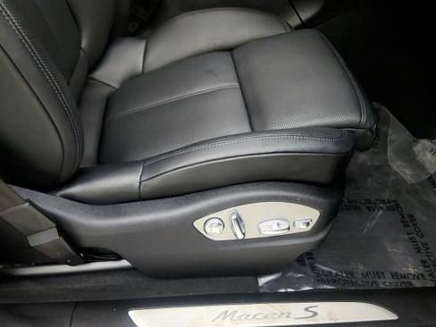 Used 2024 Porsche Macan S AWD/4WD image 36