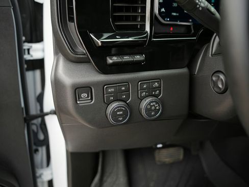 Used 2026 Chevrolet Silverado 1500 ZR2 w/ Dark Appearance Package image 25