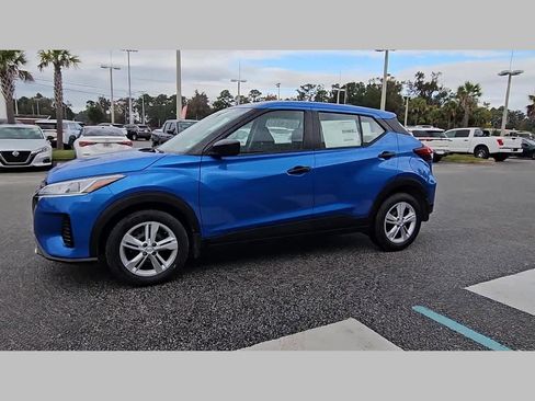 New 2025 Nissan Kicks Play S image 23