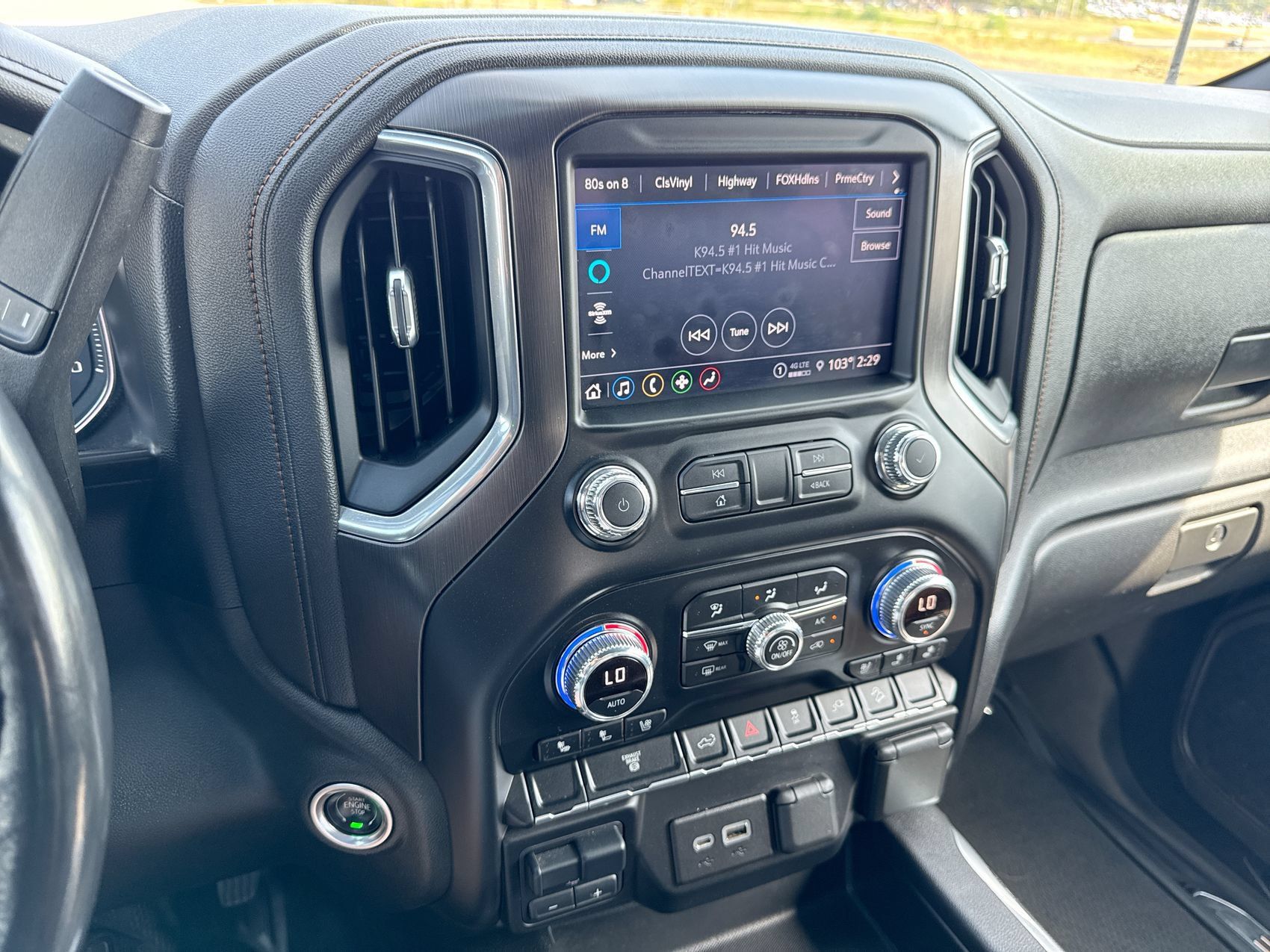 Used 2022 GMC Sierra 2500 AT4 w/ Gooseneck/5TH Wheel Package AWD/4WD image 16