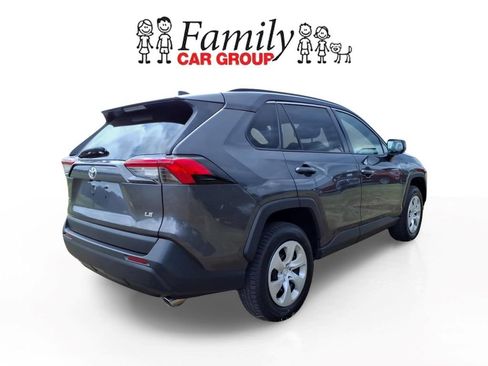 Used 2019 Toyota RAV4 LE FWD image 4