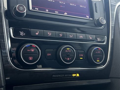 Used 2018 Volkswagen Passat 2.0T SE image 26