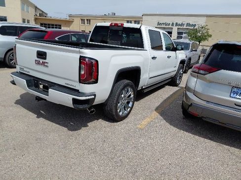 Used 2018 GMC Sierra 1500 Denali w/ Denali Ultimate Package AWD/4WD image 2
