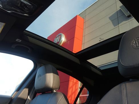 New 2024 Alfa Romeo Stelvio Sprint image 15