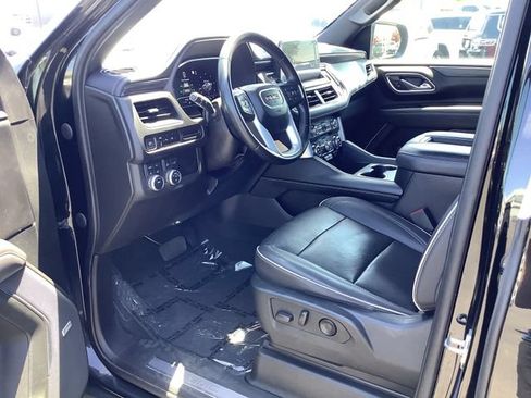 Used 2023 GMC Yukon SLT AWD/4WD image 7
