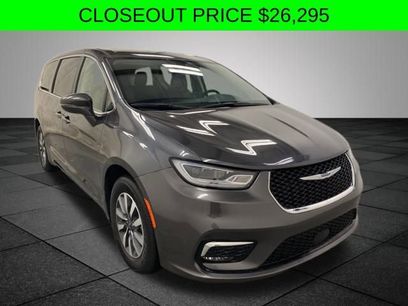 Used 2022 Chrysler Pacifica Touring-L