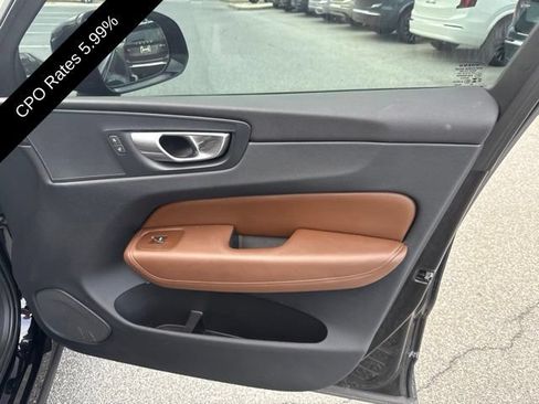 Used 2023 Volvo XC60 B5 Plus w/ Climate Package AWD/4WD image 5