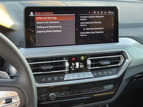 Used 2025 BMW X4 xDrive30i image 17