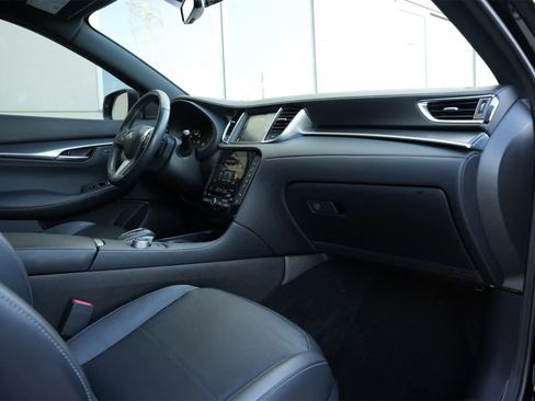 Used 2024 INFINITI QX55 Essential w/ Accent Package image 22