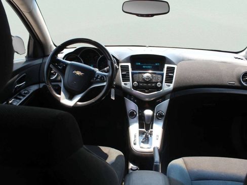 Used 2011 Chevrolet Cruze LT FWD image 8