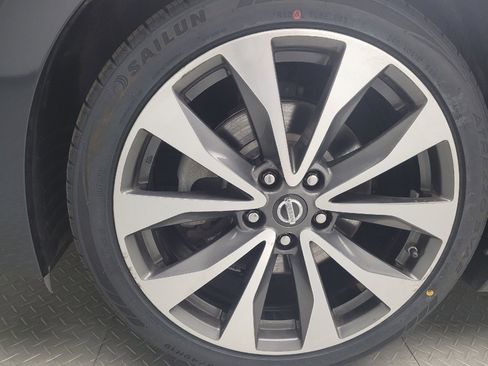 Used 2016 Nissan Maxima SR FWD image 31