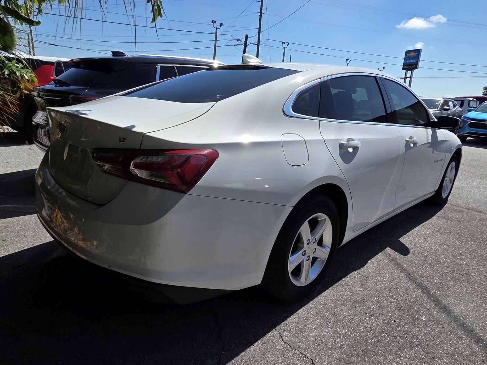 Used 2022 Chevrolet Malibu LT FWD image 3