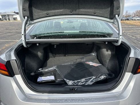 New 2025 Nissan Altima 2.5 SL image 36