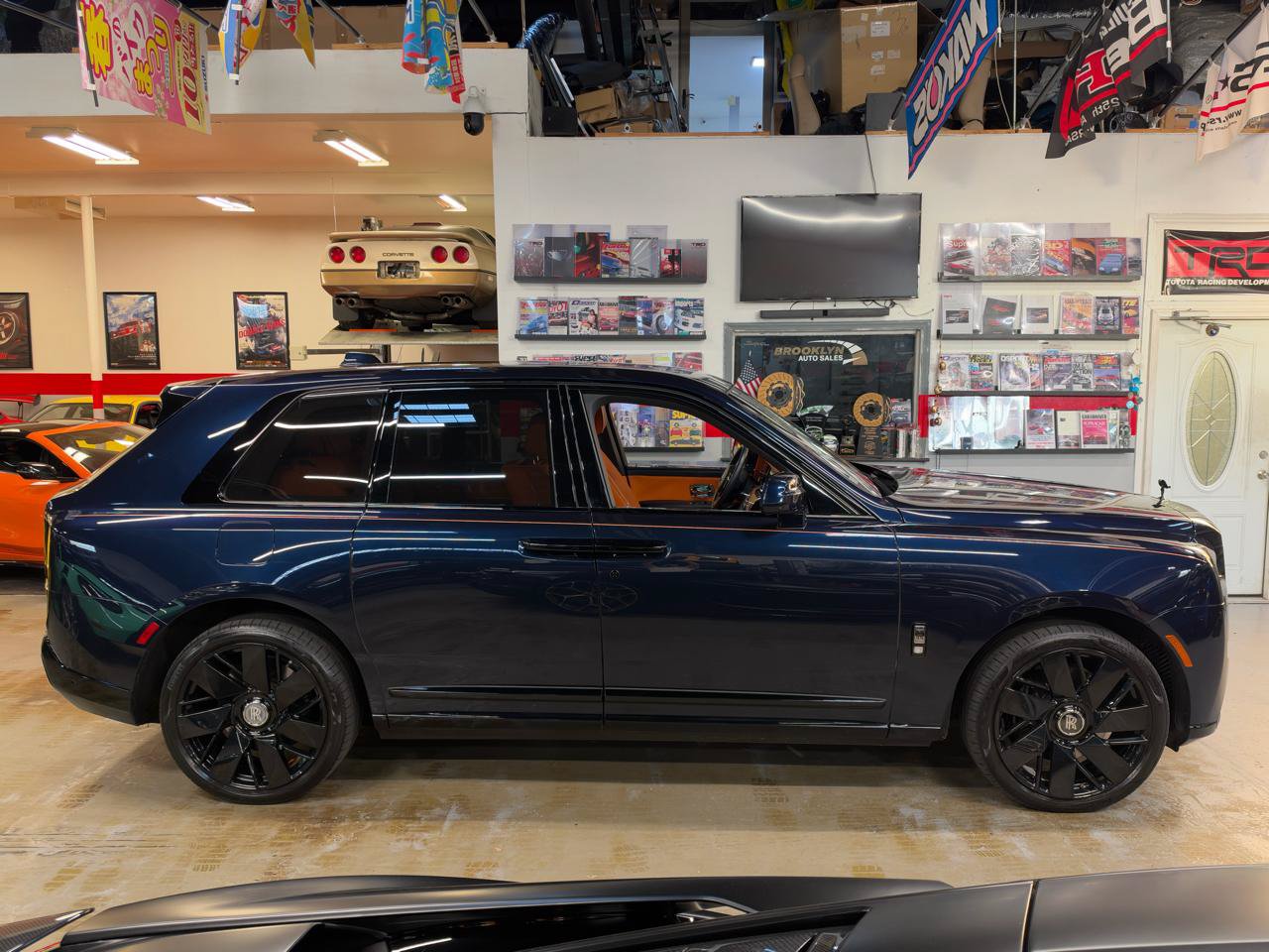 Used 2025 Rolls-Royce Cullinan AWD/4WD image 5