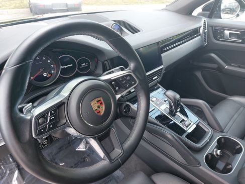 Used 2020 Porsche Cayenne AWD/4WD image 15