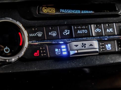 Used 2022 Ford F350 Lariat w/ Lariat Ultimate Package AWD/4WD image 24