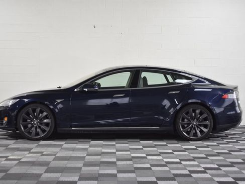 Used 2015 Tesla Model S 85 RWD image 2