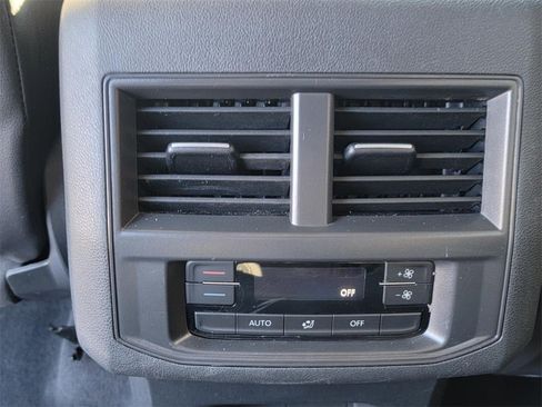 Used 2021 Volkswagen Atlas SE image 30