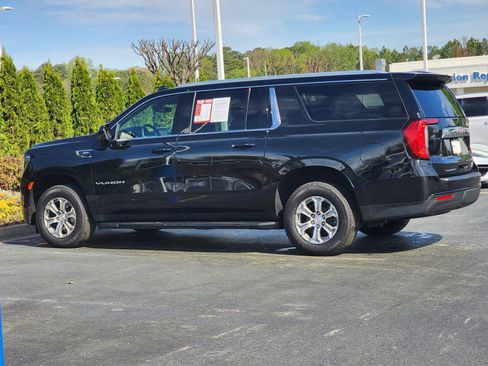 Used 2022 GMC Yukon XL SLE image 9