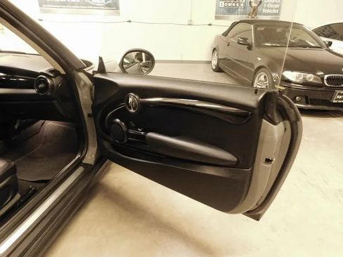 Used 2017 MINI Cooper 2-Door Hardtop FWD image 38