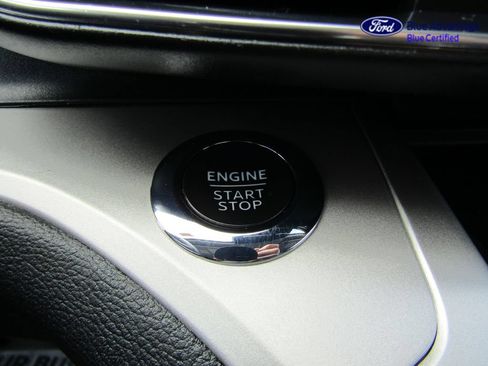 Certified 2022 Ford Explorer XLT w/ Equipment Group 202A AWD/4WD image 39