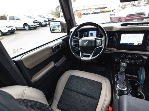 Used 2021 Ford Bronco Wildtrak image 28