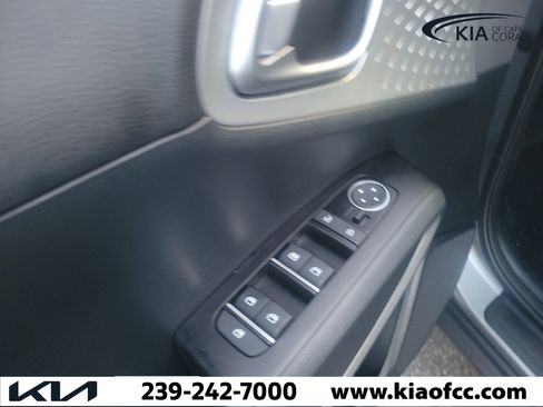 Certified 2023 Kia Soul LX FWD image 22
