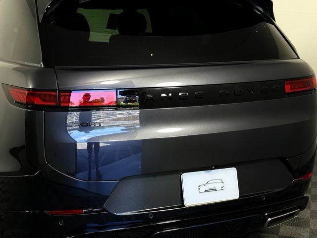 New 2027 Land Rover Range Rover Sport Dynamic SE AWD/4WD image 16