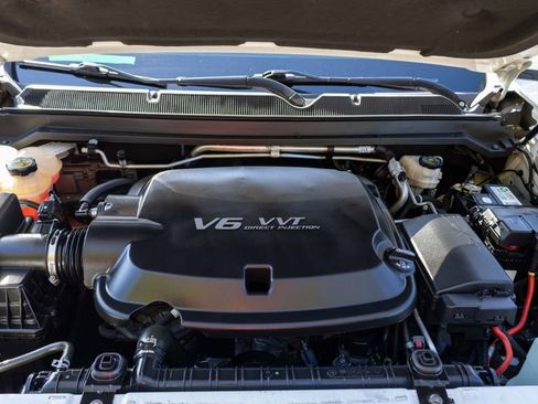 Used 2020 Chevrolet Colorado LT image 33