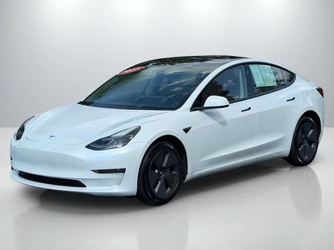 Used 2023 Tesla Model 3 Standard Range RWD image 5
