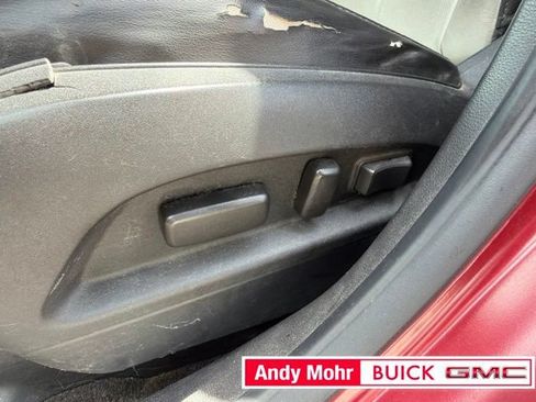 Used 2010 Chevrolet Equinox LT FWD image 23