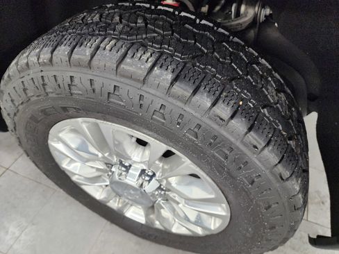 Used 2021 Chevrolet Silverado 2500 High Country w/ Z71 Off-Road Package image 3