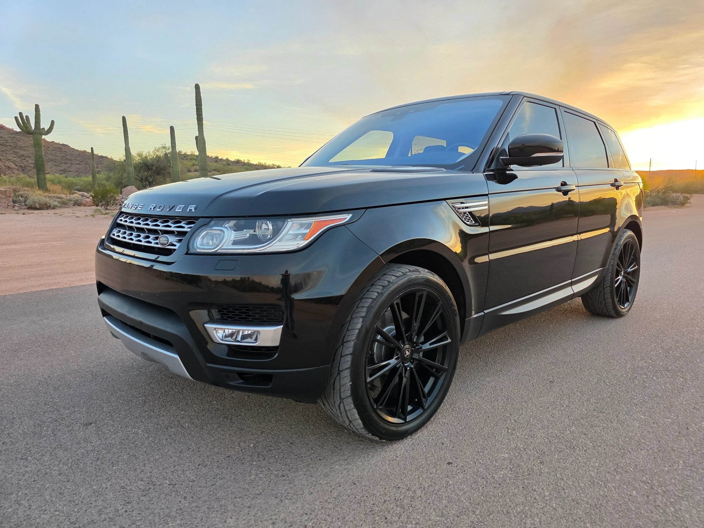 Used 2017 Land Rover Range Rover Sport HSE AWD/4WD image 1
