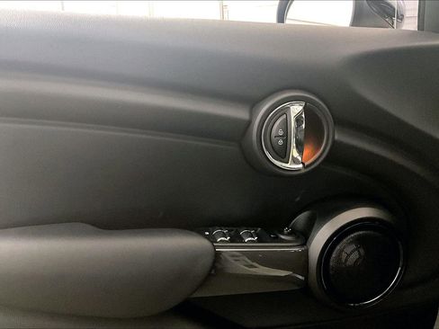 Used 2016 MINI Cooper 4-Door Hardtop image 22