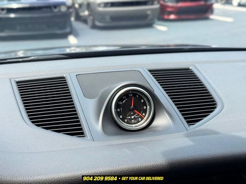 Used 2020 Porsche Macan AWD/4WD image 22