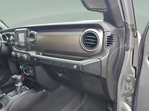 Used 2020 Jeep Wrangler Sport image 33