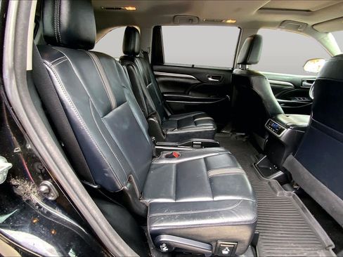 Used 2018 Toyota Highlander SE AWD/4WD image 20