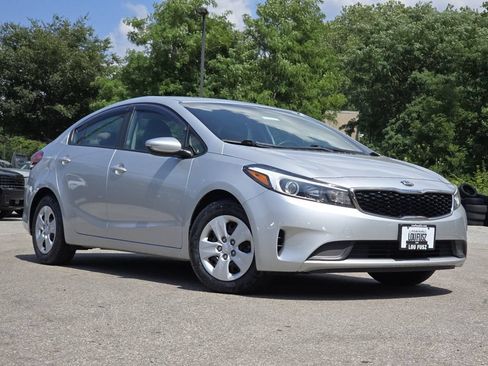 Used 2017 Kia Forte LX FWD image 1