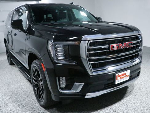 Used 2023 GMC Yukon XL SLT AWD/4WD image 5