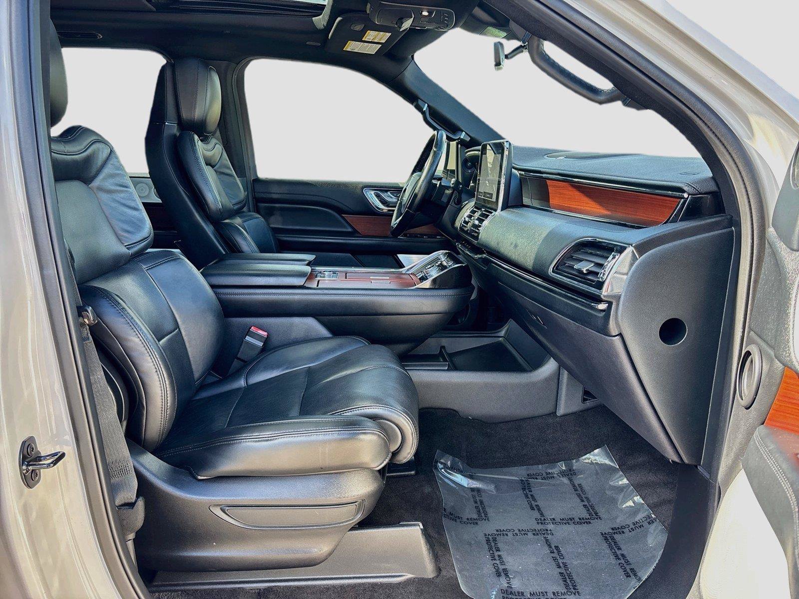 Used 2021 Lincoln Navigator L Reserve AWD/4WD image 32