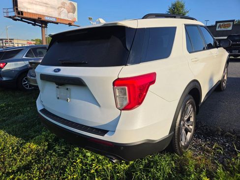 Used 2021 Ford Explorer XLT w/ Equipment Group 202A RWD image 5