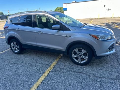 Used 2014 Ford Escape SE w/ Equipment Group 201A FWD image 16