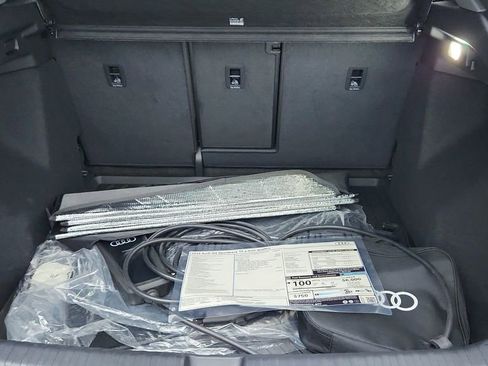 Used 2024 Audi Q4 e-tron Premium w/ Convenience Package image 37
