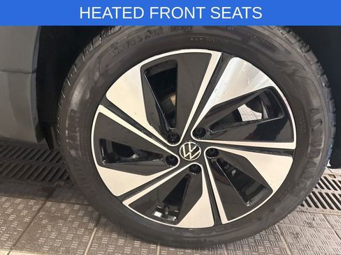 Used 2023 Volkswagen Taos SE image 16