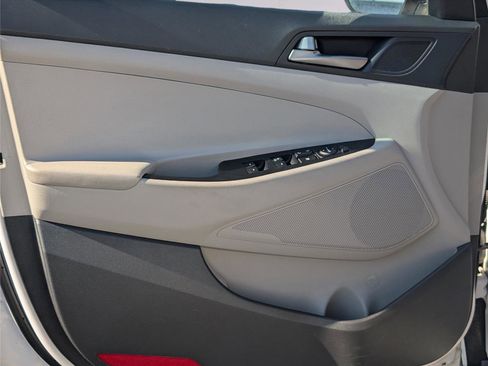 Used 2016 Hyundai Tucson SE image 11