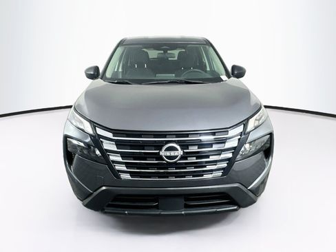 Used 2024 Nissan Rogue S FWD image 2