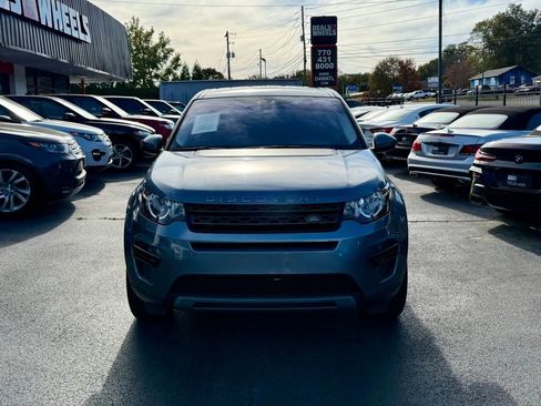 Used 2019 Land Rover Discovery Sport SE image 2